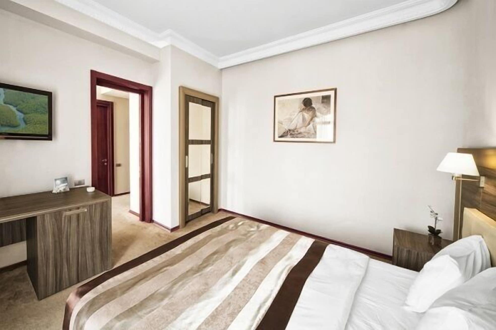 Cruise Hotel Tbilisi Bagian luar foto