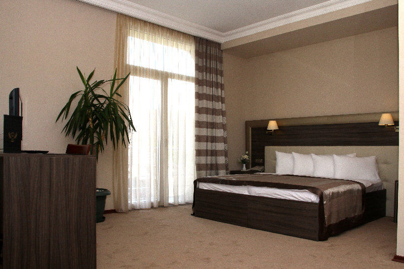 Cruise Hotel Tbilisi Bagian luar foto